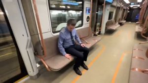 Обзор поезда метро «Москва 2020» / Интерьер вагона метро