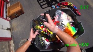 Распаковка контейнера в США. Склад морского пехотинца. Всё уже украдено до нас...