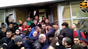 Побили Навального в Волгограде,  24 марта 2017 года
