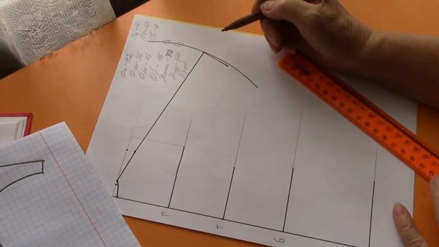 Платье Ирины Понаровской. Моделируем платье с цельнокроеным рукавом.