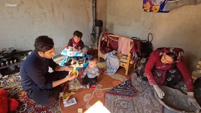 The daily life of a nomad, the construction of a new house in the mountains by a divorced woman смотреть онлайн