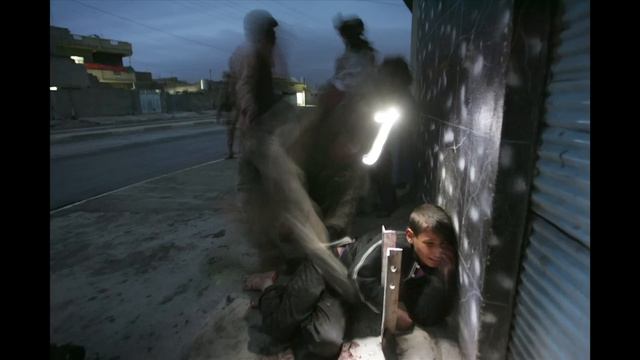 Tragedy In Iraq: Behind Chris Hondros' 2005 Photograph | 100 Photos | TIME смотреть онлайн