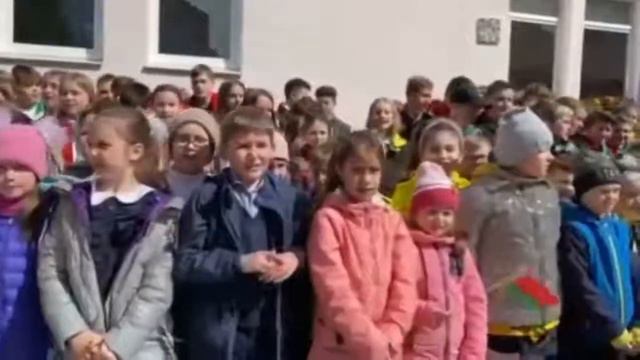 Патриотический марафон, посвященный Великой Победе. Исполнение песни "День Победы" смотреть онлайн