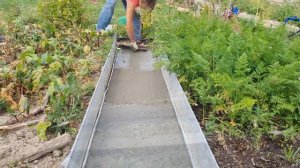 Залила бетоном пространство между грядок! Дача с нуля 2022