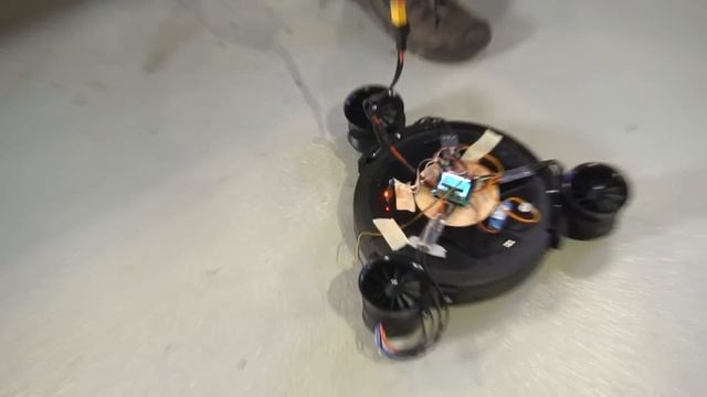A Roomba that CAN FLY! смотреть онлайн