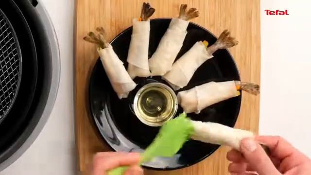 Спринг роллы в аэрофритюрнице Tefal FZ 707267 ActiFry смотреть онлайн