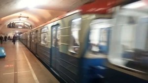 81-717 и 81-717/714.5М Перекраска Московский транспорт На станции Новокузнецкая