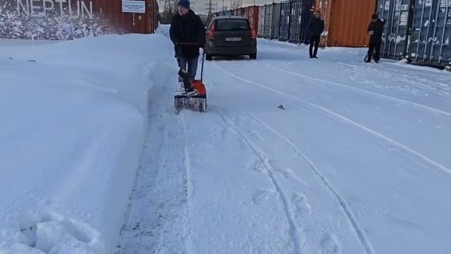 Компактный снегоуборщик Brait купить или взять в аренду на Корпомаркете смотреть онлайн