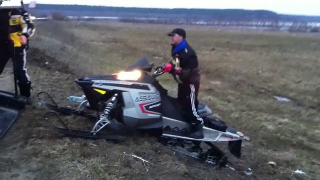 Пересечение Москва-реку на снегоходе смотреть онлайн