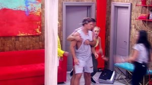 Милена Безбородова подралась с бывшим на глазах у Лёши Безуса