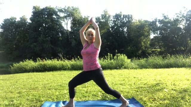 Хатха-йога для начинающих. Пранаяма и простирание смотреть онлайн