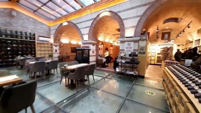 ЭТО что-то ИНТЕРЕСНОЕ. Уютное, милое, приятное помещение в самом центре Стамбула. смотреть онлайн