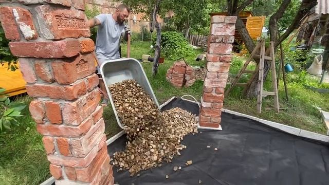 Barbecue area with your own hands. Зона под барбекю своими руками.