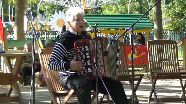 Ян Поплавский на баяне,ярмарка Микелиса. смотреть онлайн
