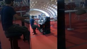 Виртуозная игра на пианино в аэропорту Шарль де Голль/ПАРИЖ/Рафаэль Гиззатуллин Айратович