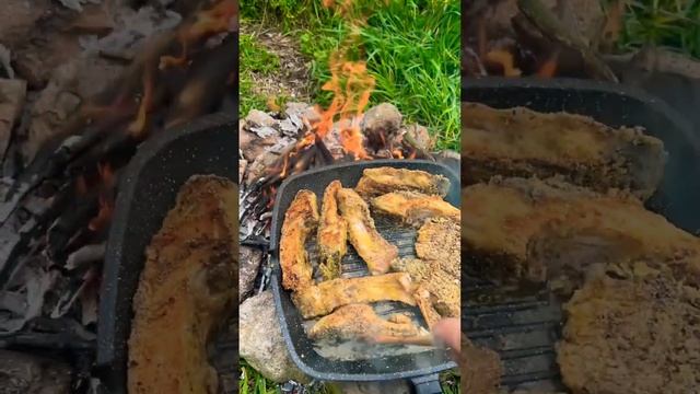 Готовлю свежую рыбу на природе - атмосферно и вкусно!#chorts