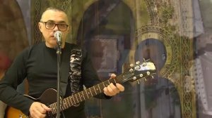 «Родина». Слова Татьяны Гореликовой, музыка Вячеслава Рахмана. Исполняет Вячеслав Рахман.