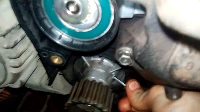 Как повернуть помпу на двигателе Лачетти 1.6. смотреть онлайн
