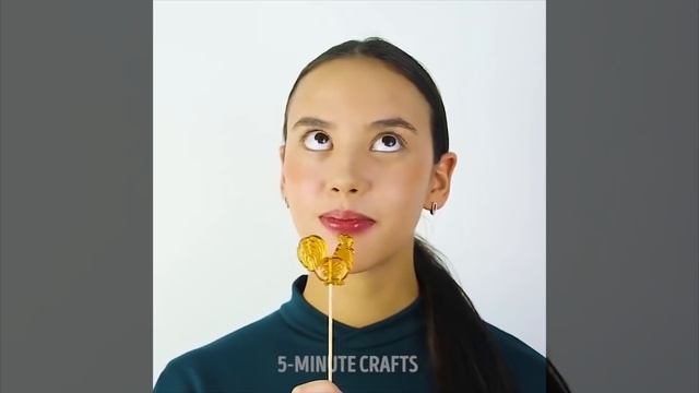 12 БЕСЦЕННЫХ ЛАЙФХАКОВ С КОНФЕТАМИ смотреть онлайн