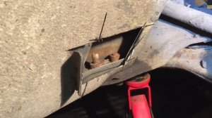 Сорвана гайка в лонжероне