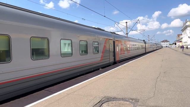 ЧМЭ3-1140. Маневрирует с поездом №102Я, сообщением: Москва - Ярославль. смотреть онлайн