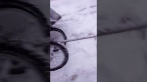 Снеговая лопата на колёсах.