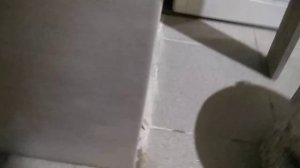 Укладка плитки на наружный угол с уголком