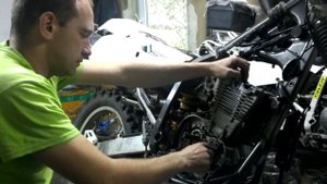 Найдена причина шума в двигателе Suzuki Djebel 250