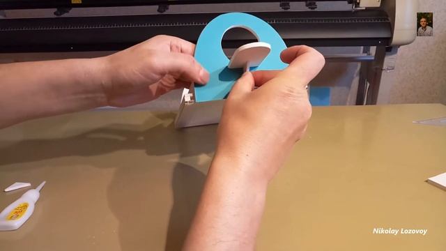 Как сделать кормушку для маленьких птиц ( своими руками) смотреть онлайн