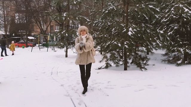 Стих Зима #стих #стихи #поэзия #поэт #поэтесса #современнаяпоэзия #автор #девушкачитаетстих #зима