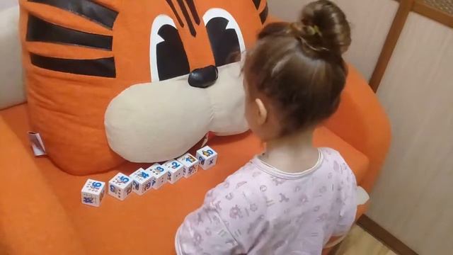 Ребёнку 3 !!! Учится считать до 10 ))) Дети !!! смотреть онлайн