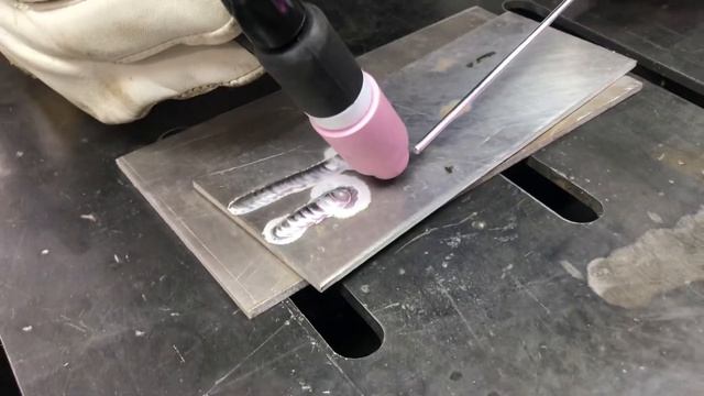 Выбираем аппарат для аргонодуговой сварки. Быстрый тест Grovers, Aurora и Сварог. смотреть онлайн