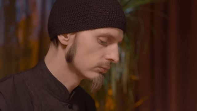 П.И.Чайковский – ОКТЯБРЬ «Осенняя Песнь» / Исполняет Монах Авель смотреть онлайн