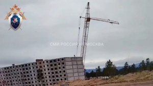 😰 Башенный кран упал на стройке в Улан-Удэ. Машинист погиб на месте.