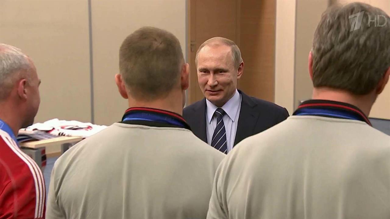 Владимир Путин встретился с победителями V Всеросс...о фестиваля по хоккею среди любительских команд