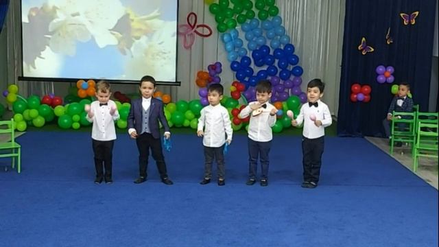 Праздник 8 марта в группе "Звёздочки" в садике Smart Child Care смотреть онлайн