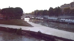 Легендарная река Тибр в Риме