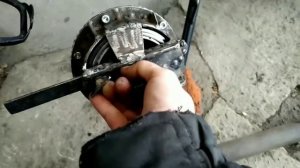 Снимаем левую крышку, генератор, на мотоцикле Геон Дакар Твинкам 250.