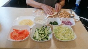 Вкуснейшая пита с курицей с оригинальным соусом