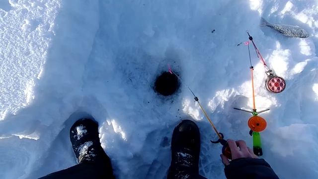 зимняя рыбалка на мормышки на новом месте смотреть онлайн