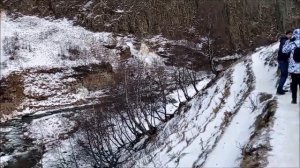 Водопад Каракая - су зимой. Кабардино-Балкарская Республика, национальный парк Приэльбрусье.