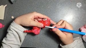 Малый Самородок (Lil Nugget) и Самородок Пустоты (The Void Nugget) из пластилина творения Тревора.