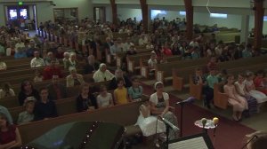 Всем нам мужества нужно идти по дороге земной..