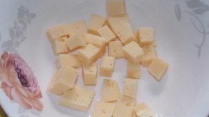 Быстрый маринованный сыр с грецкими орехами