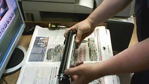 Как самому правильно заправить картридж Brother TN 2090/ Сброс тонера _ видео