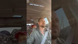 В гости к бабушке в деревню отправился Алексей Петрухин с детками.