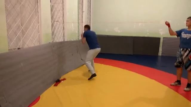 Обучение защите боксёра нырком от бокового удара смотреть онлайн