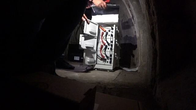 Солнечная станция в секретном бункере. Автономная солнечная электростанция 3 фазы.