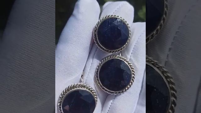 Иссиня черный сапфир ? 6500р? размер кольца любой #сапфир #иссинячерныйсапфир #натуральныекамни смотреть онлайн