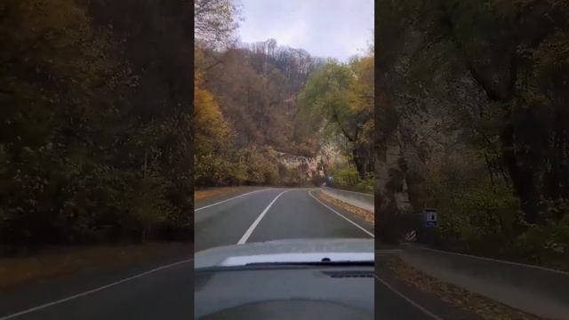 Осень в горах Кавказа, дорога от Фиагдона. Семейные путешествия.